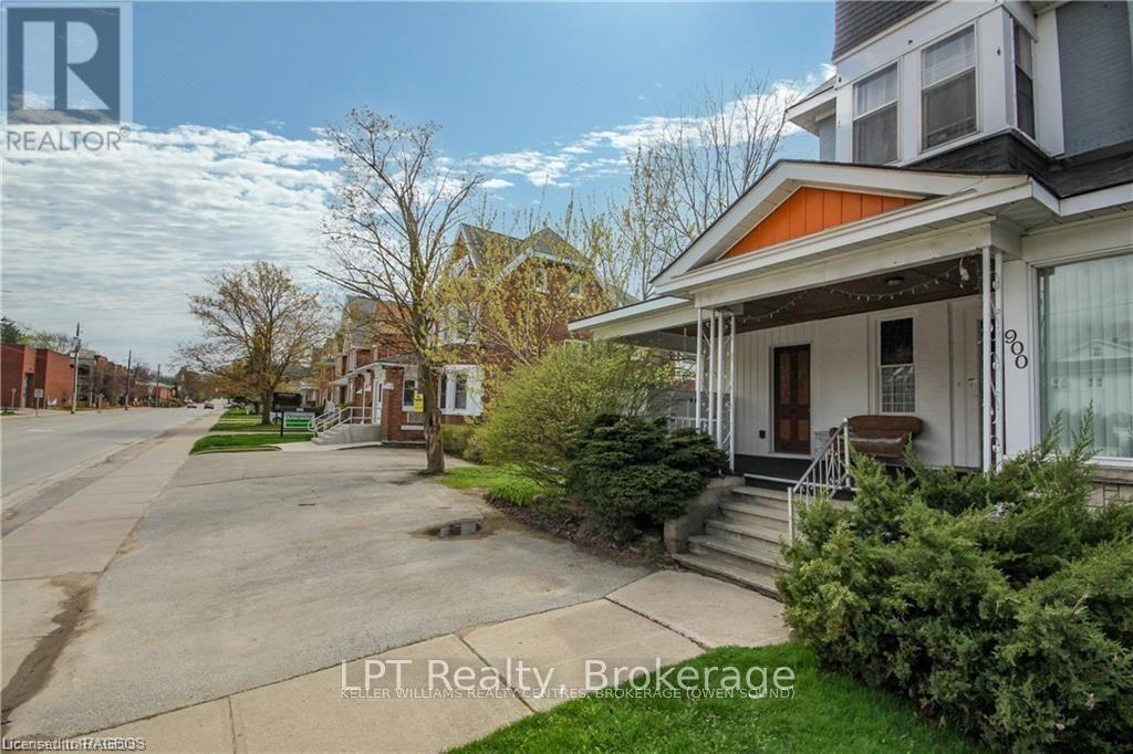 900 2nd Avenue W Property Photo 5