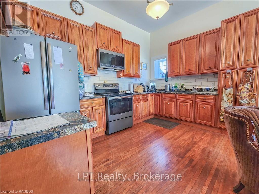 900 2nd Avenue W Property Photo 21