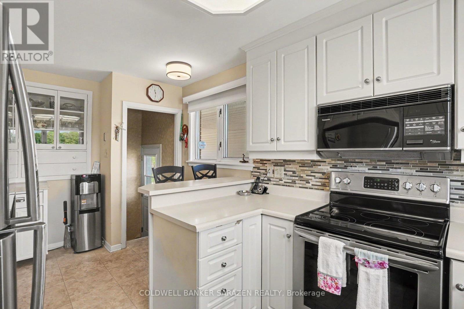 205 Airth Boulevard W Property Photo 11