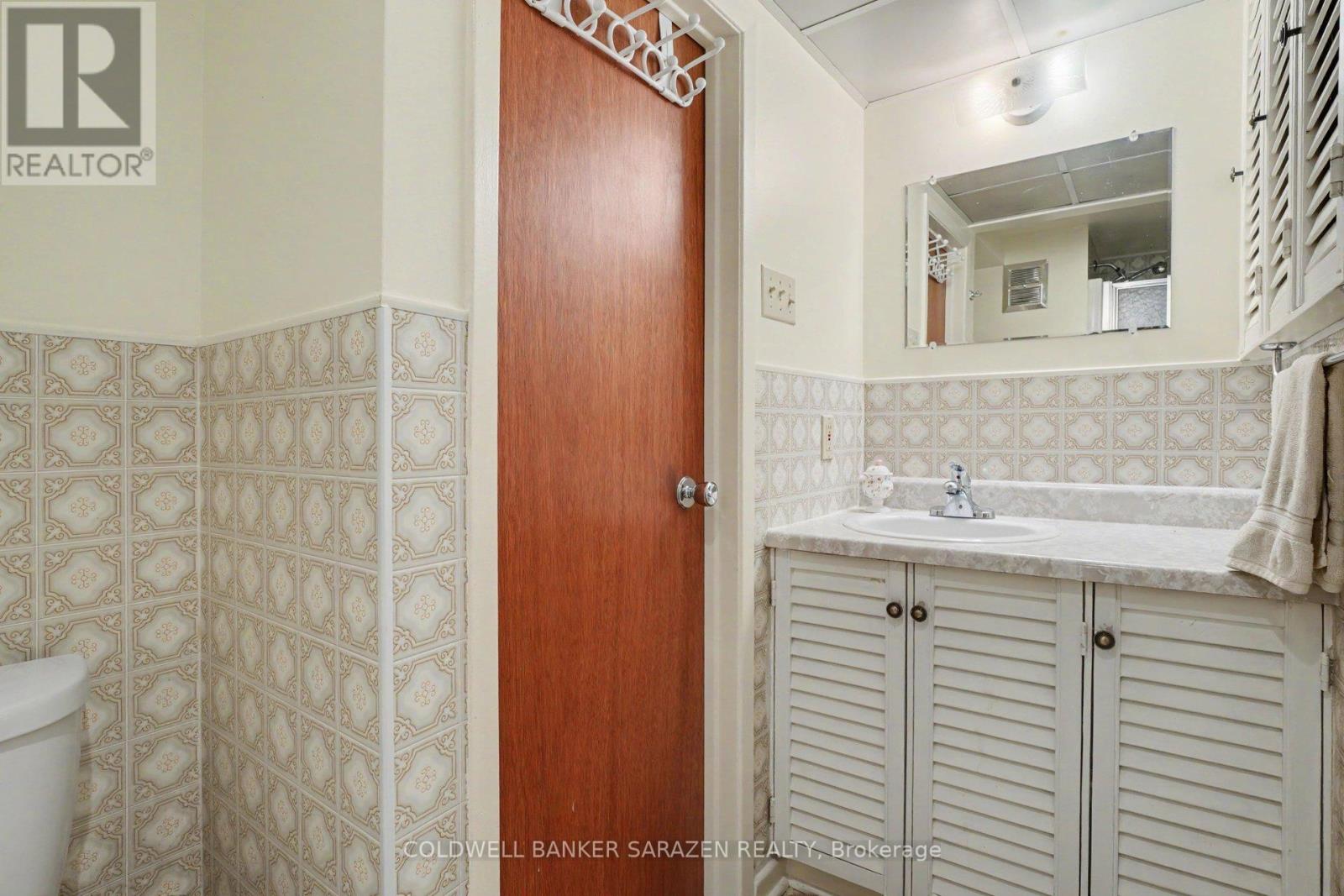 205 Airth Boulevard W Property Photo 15