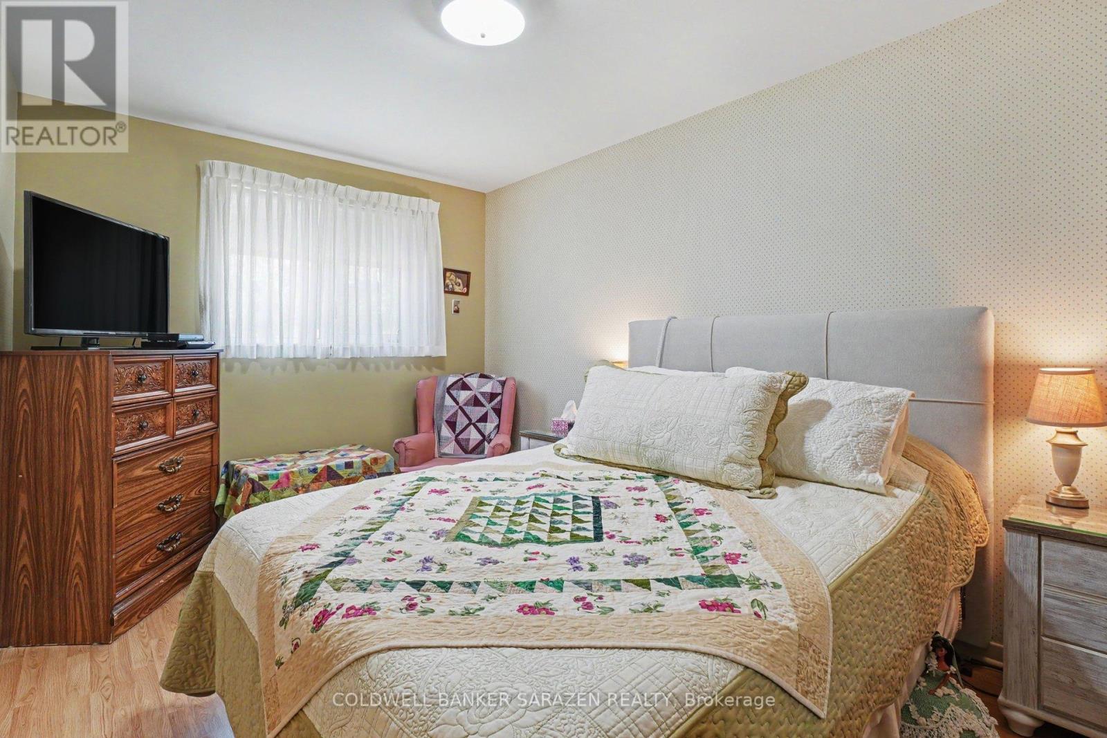 205 Airth Boulevard W Property Photo 16