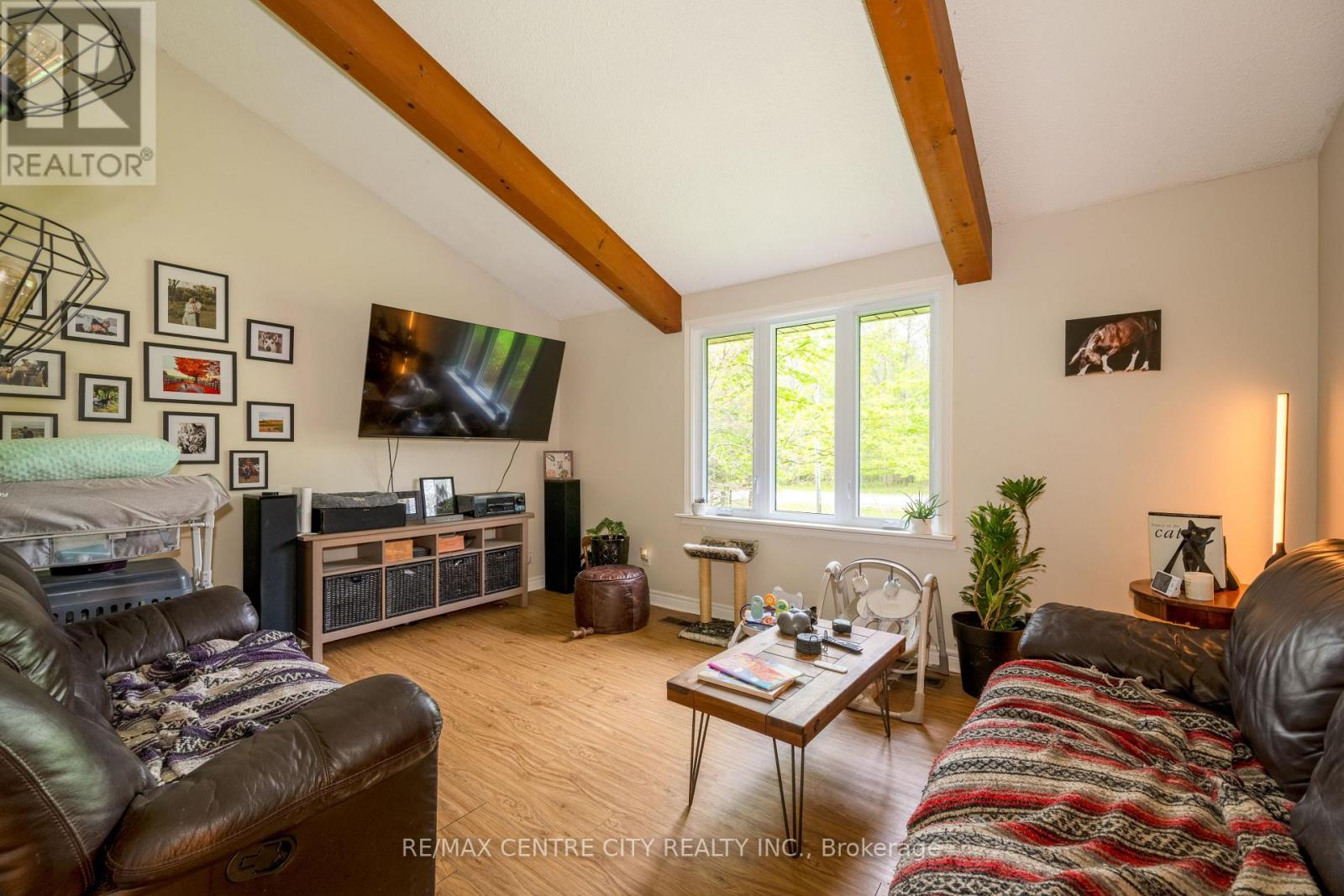 26046 Kerwood Road Property Photo 7