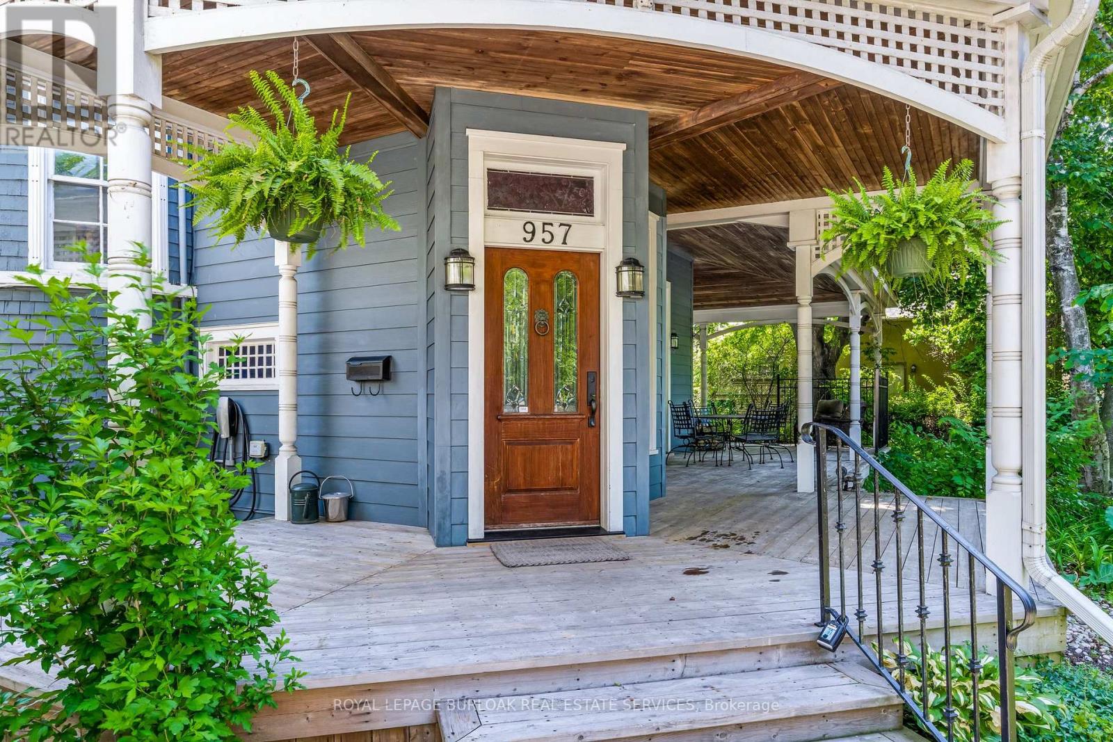 957 Beach Boulevard Property Photo 8