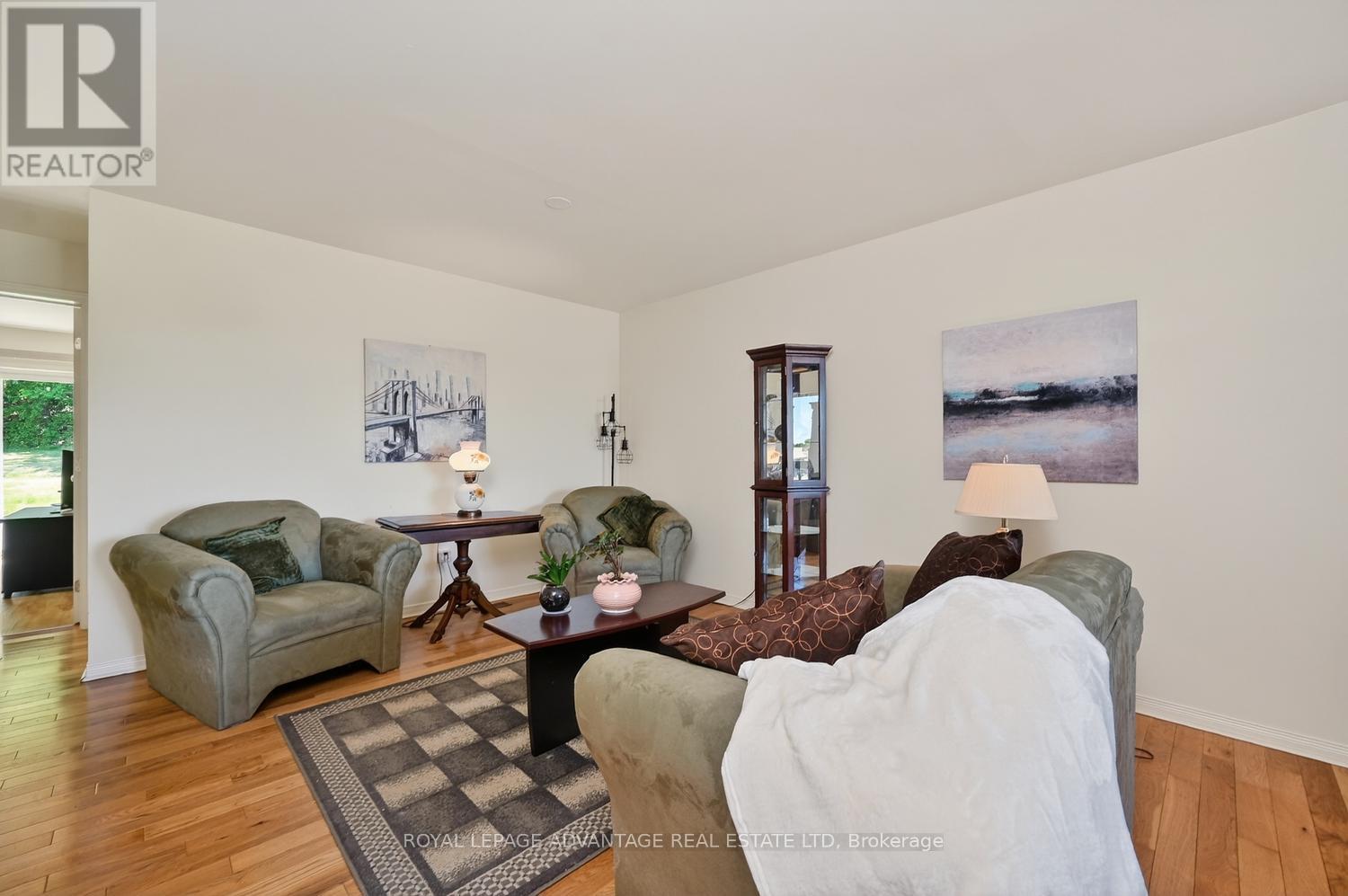 61 Van Horne Avenue Property Photo 6