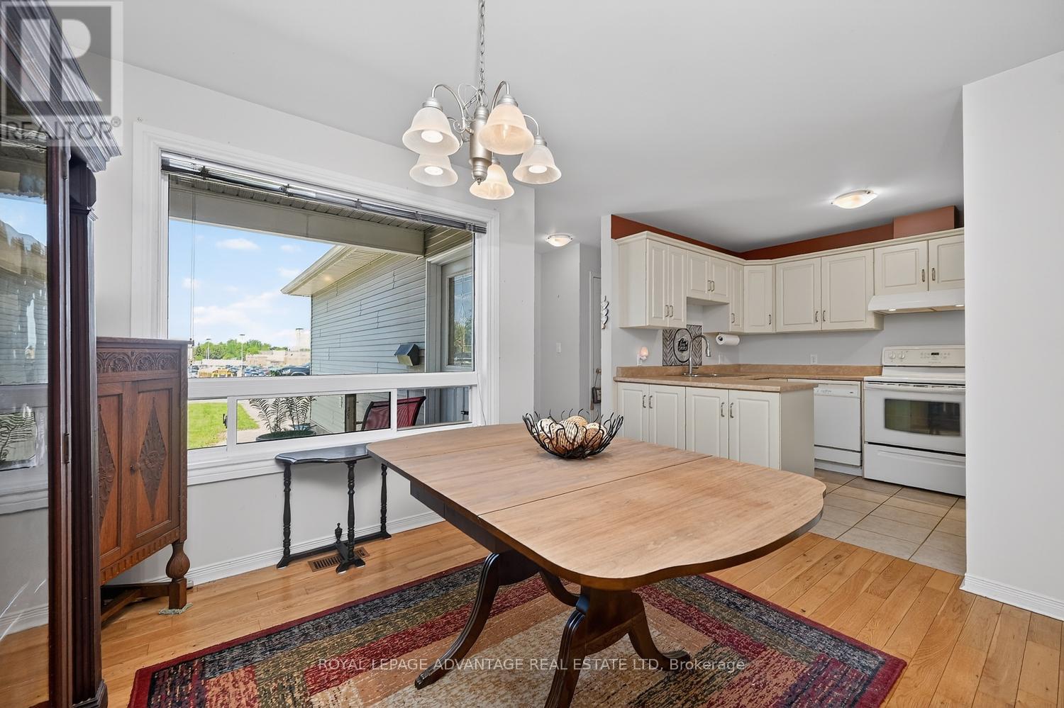 61 Van Horne Avenue Property Photo 14