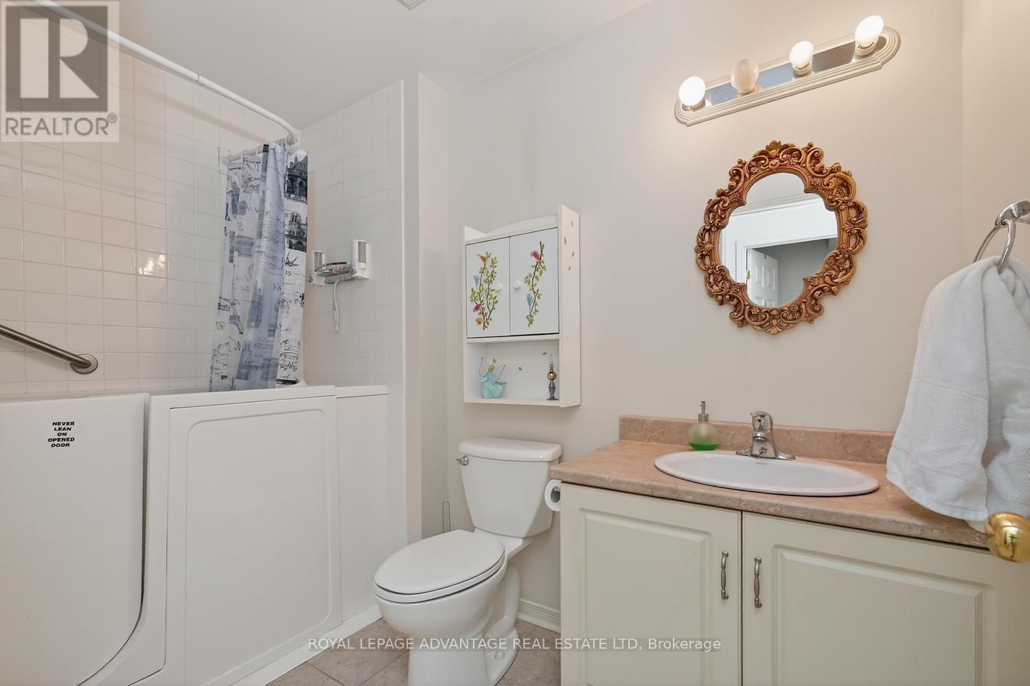 61 Van Horne Avenue Property Photo 17