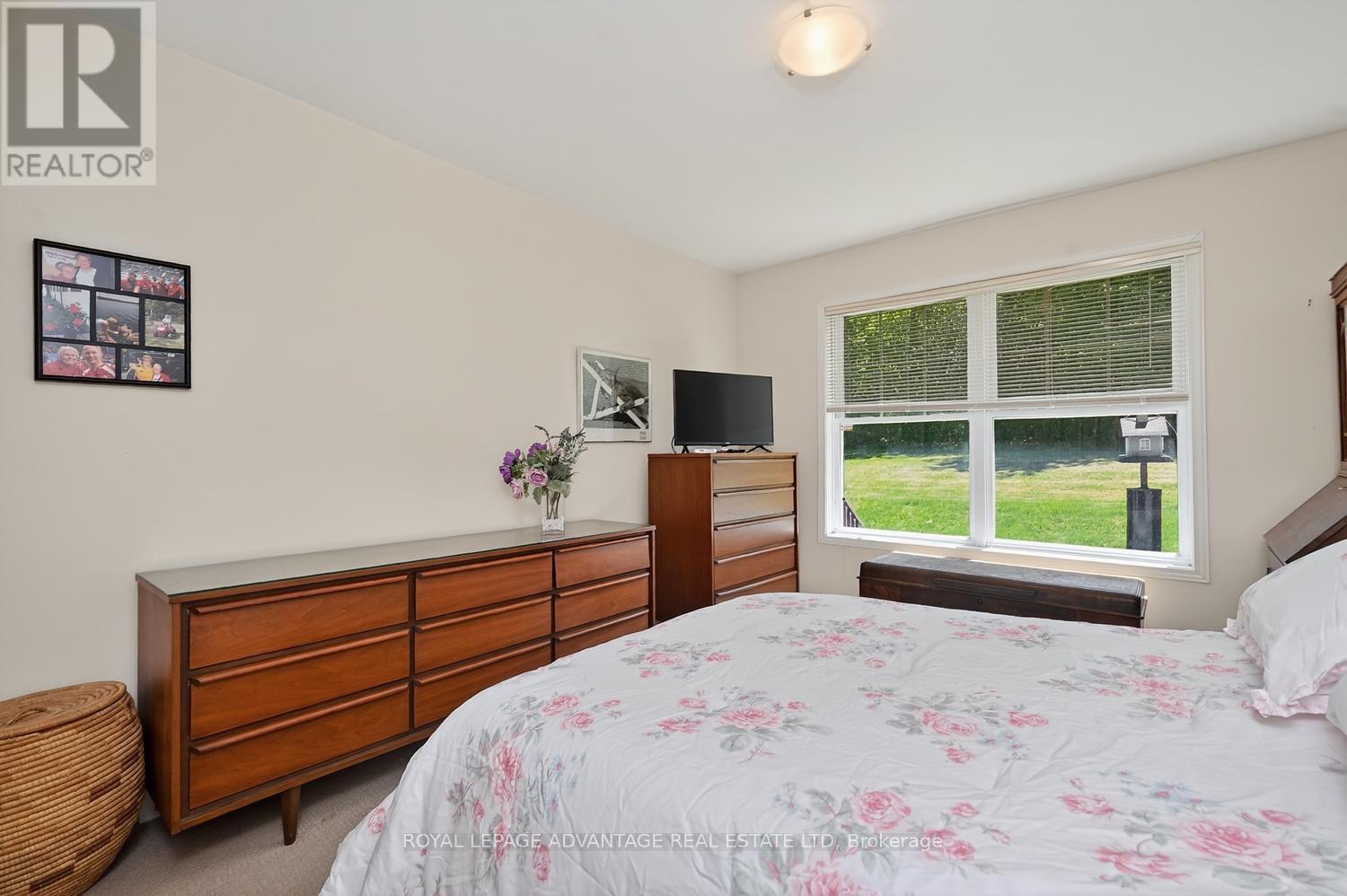 61 Van Horne Avenue Property Photo 22