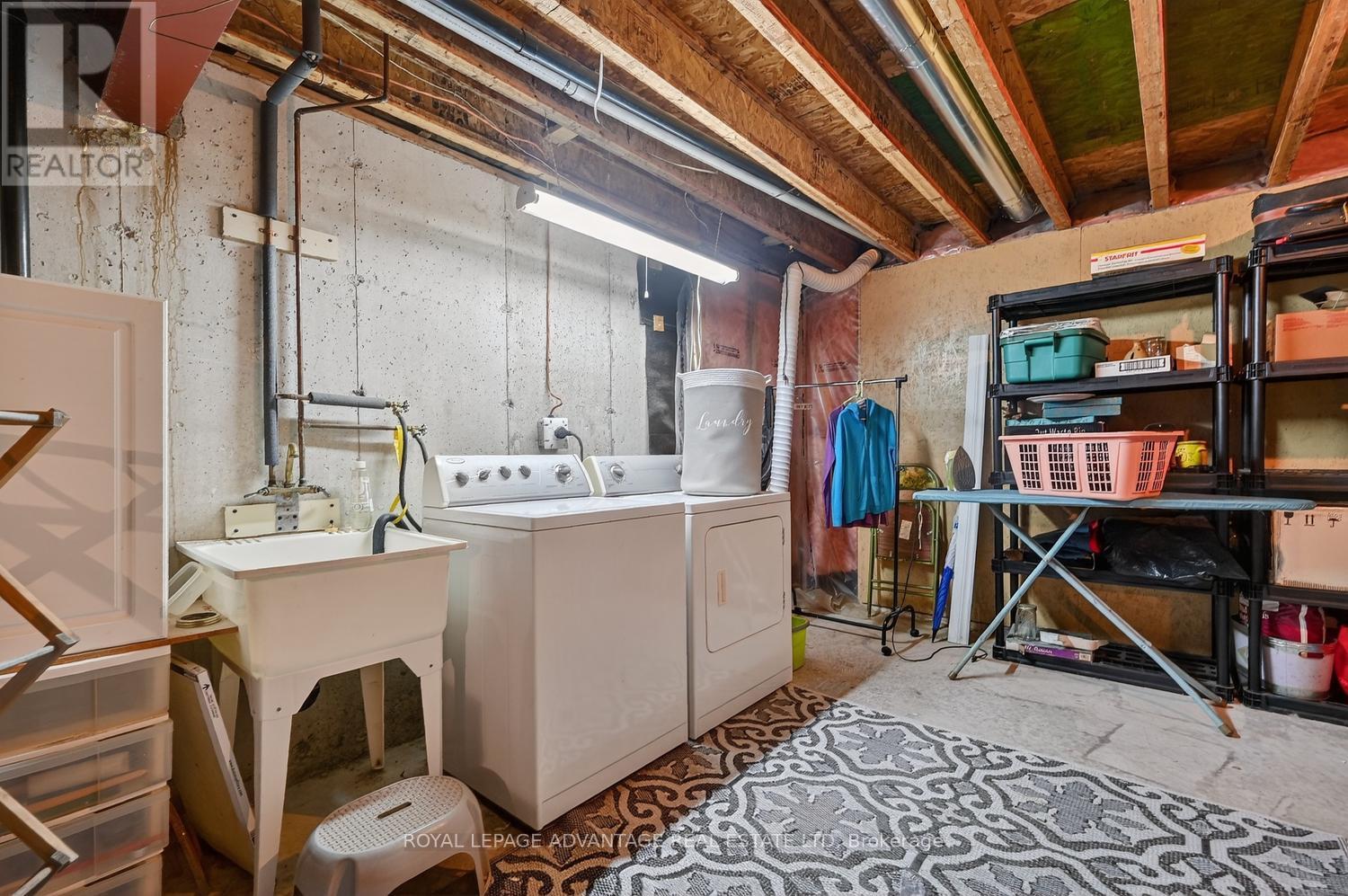 61 Van Horne Avenue Property Photo 25
