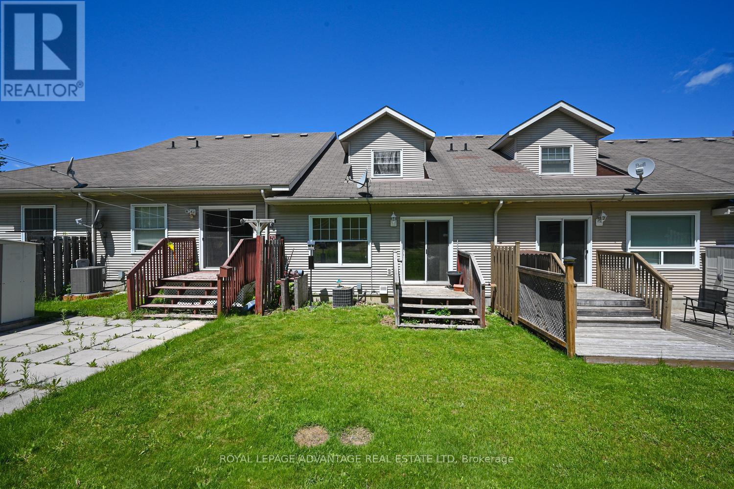 61 Van Horne Avenue Property Photo 31