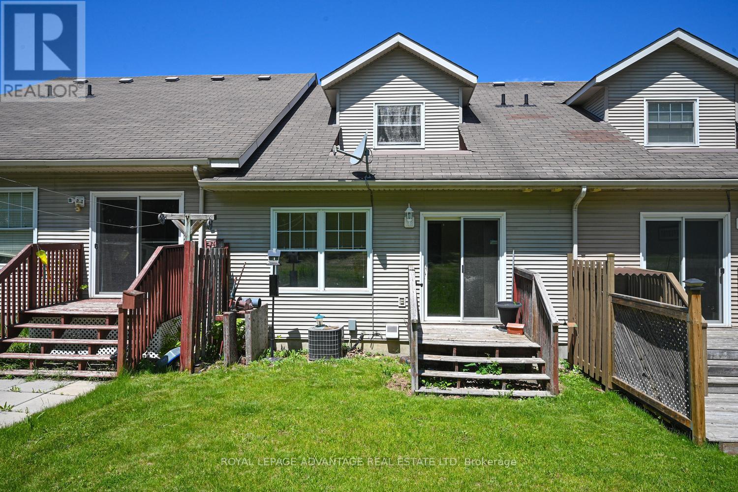 61 Van Horne Avenue Property Photo 32