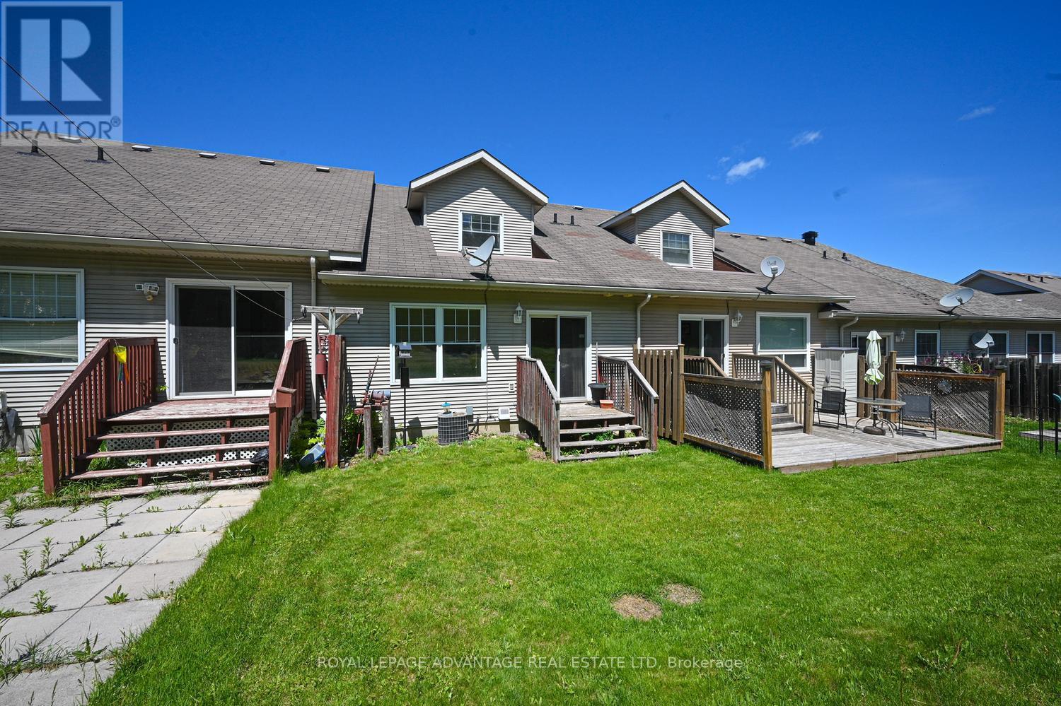 61 Van Horne Avenue Property Photo 33