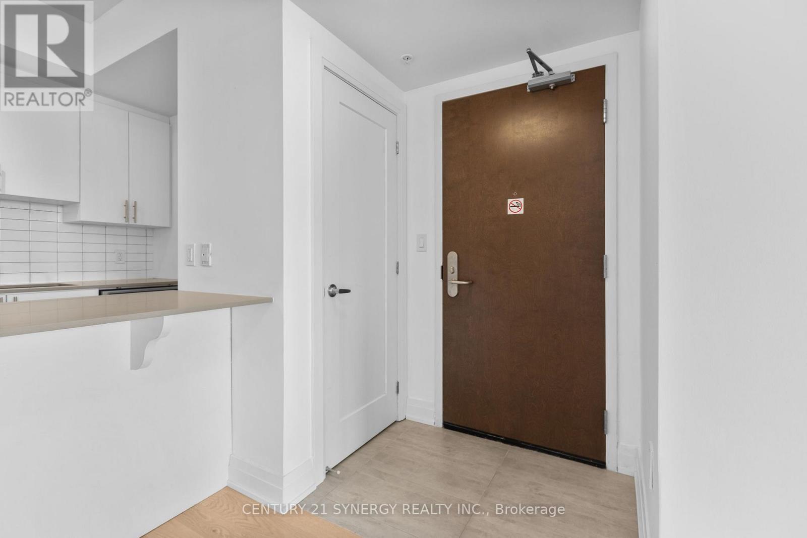 506 - 805 Carling Avenue Property Photo 7
