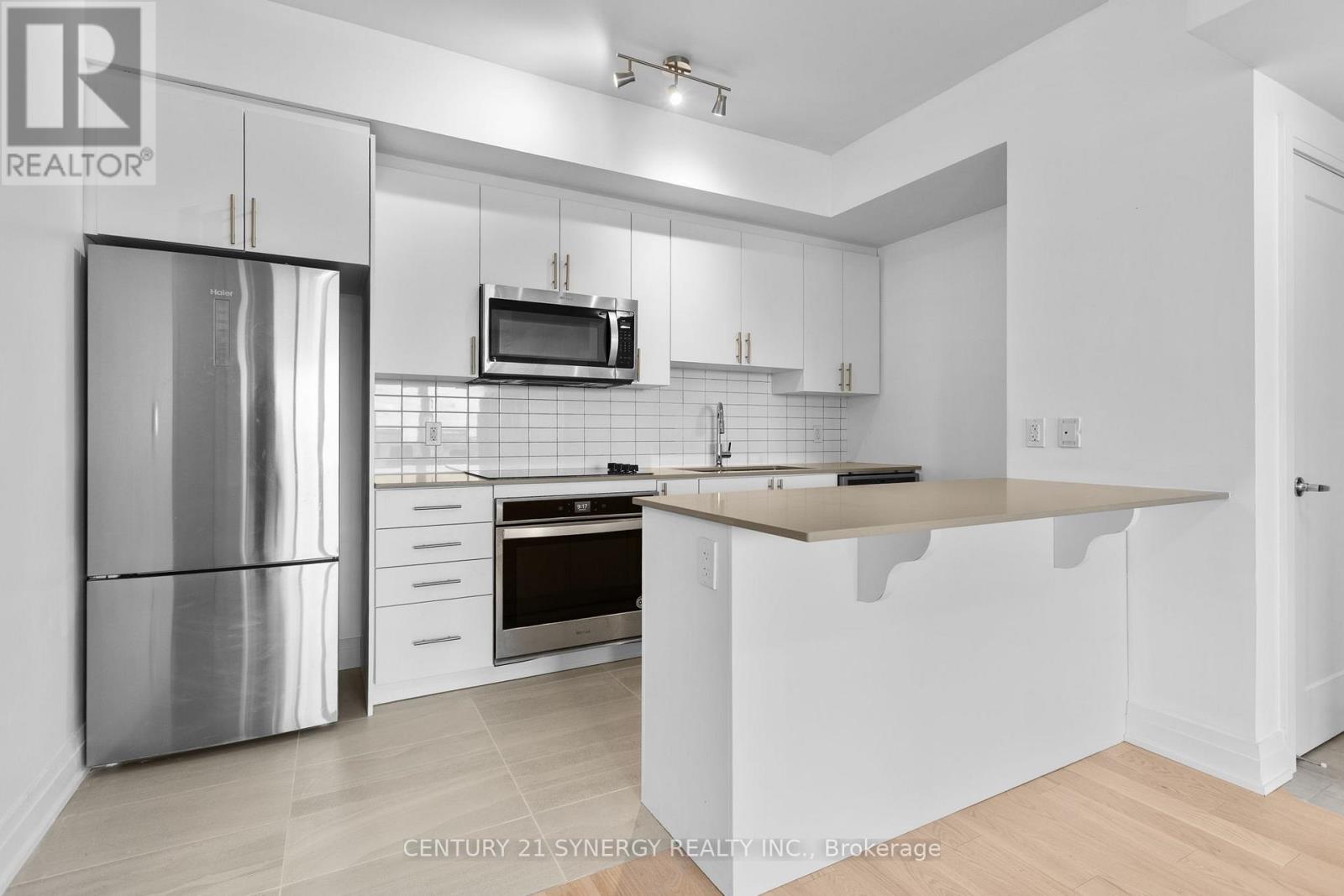506 - 805 Carling Avenue Property Photo 11