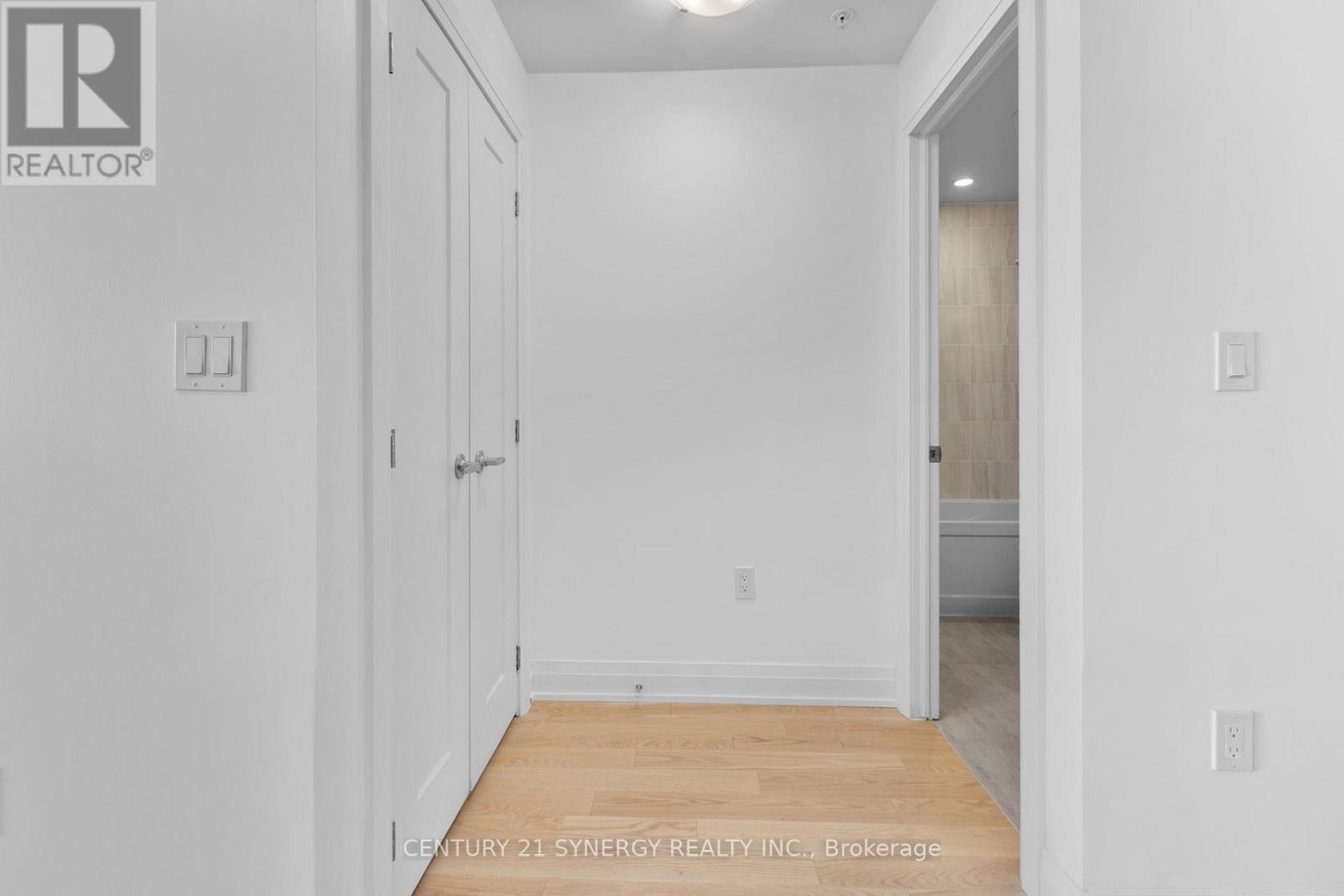 506 - 805 Carling Avenue Property Photo 15
