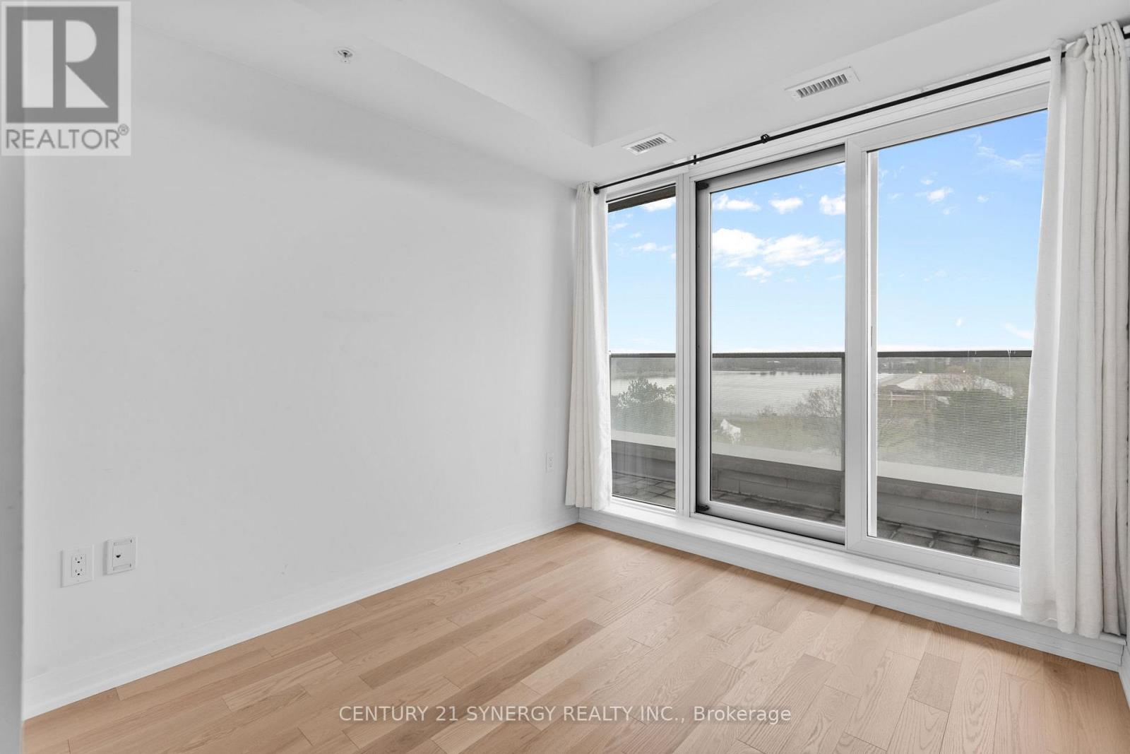 506 - 805 Carling Avenue Property Photo 21