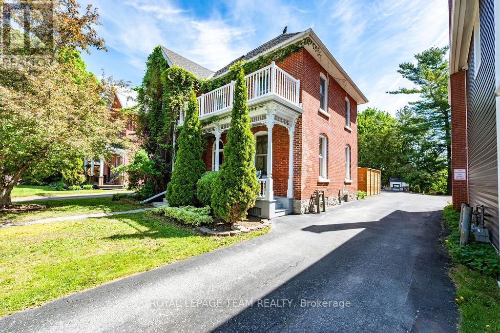241 John Street N Property Photo 2