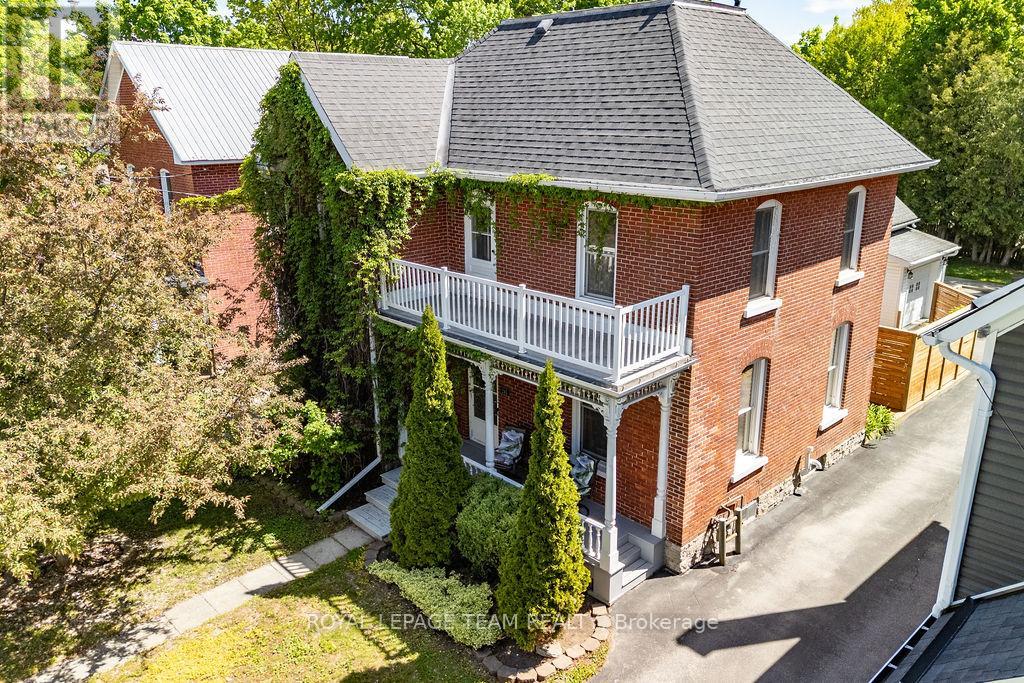 241 John Street N Property Photo 3