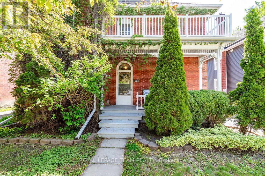 241 John Street N Property Photo 4