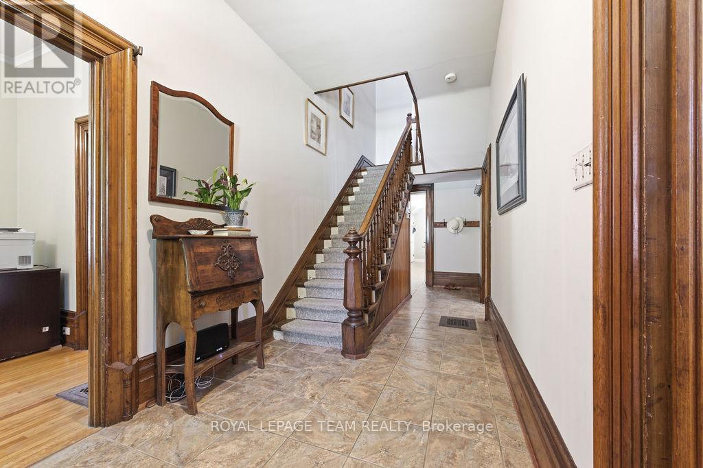 241 John Street N Property Photo 7