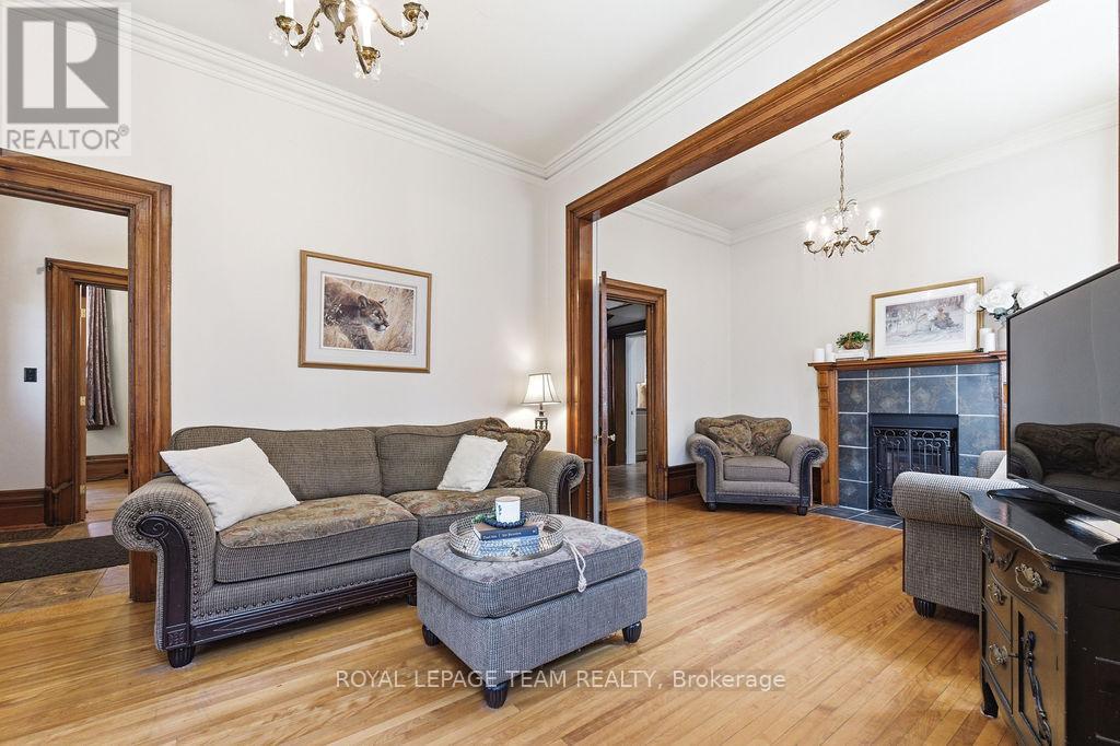 241 John Street N Property Photo 10