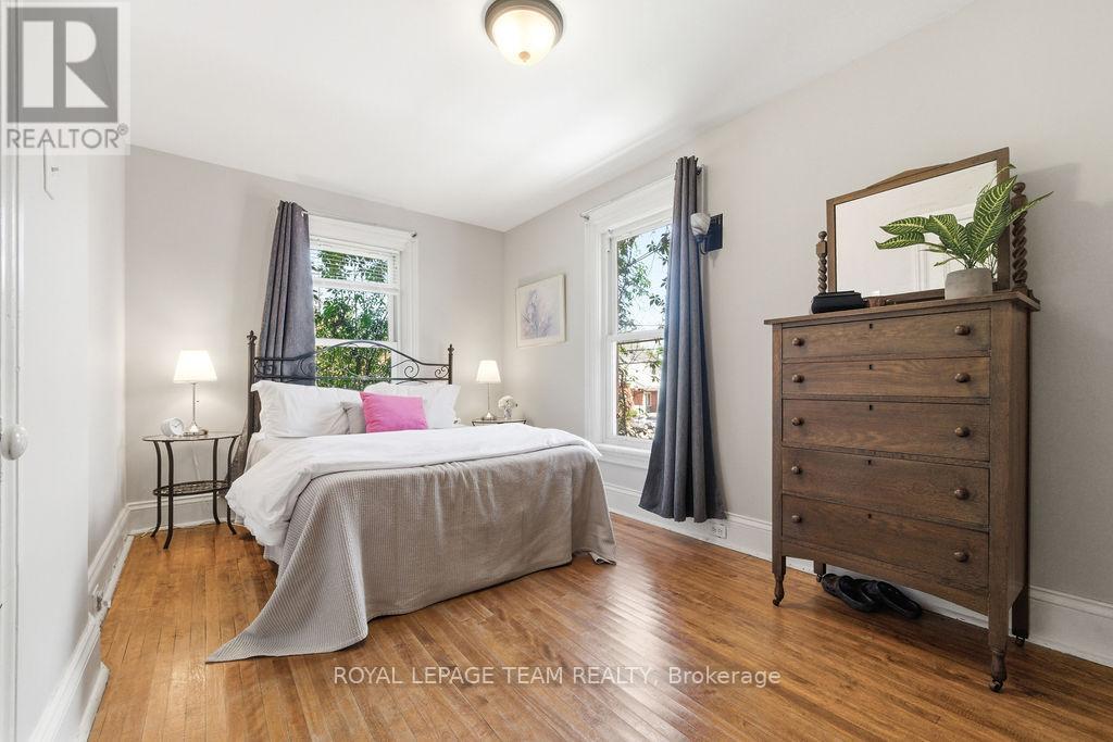 241 John Street N Property Photo 28