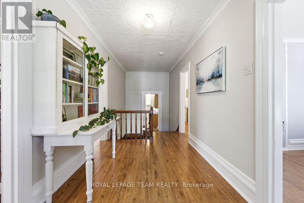 241 John Street N Property Photo 30