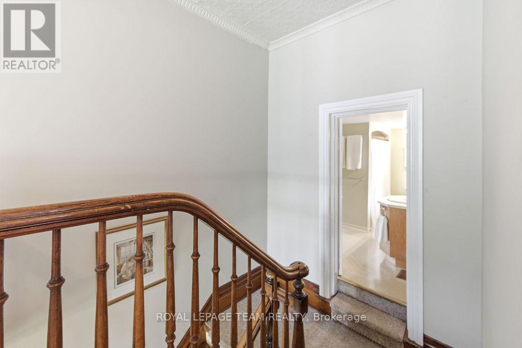 241 John Street N Property Photo 33