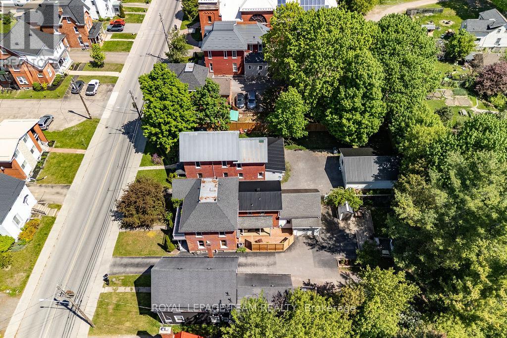 241 John Street N Property Photo 48