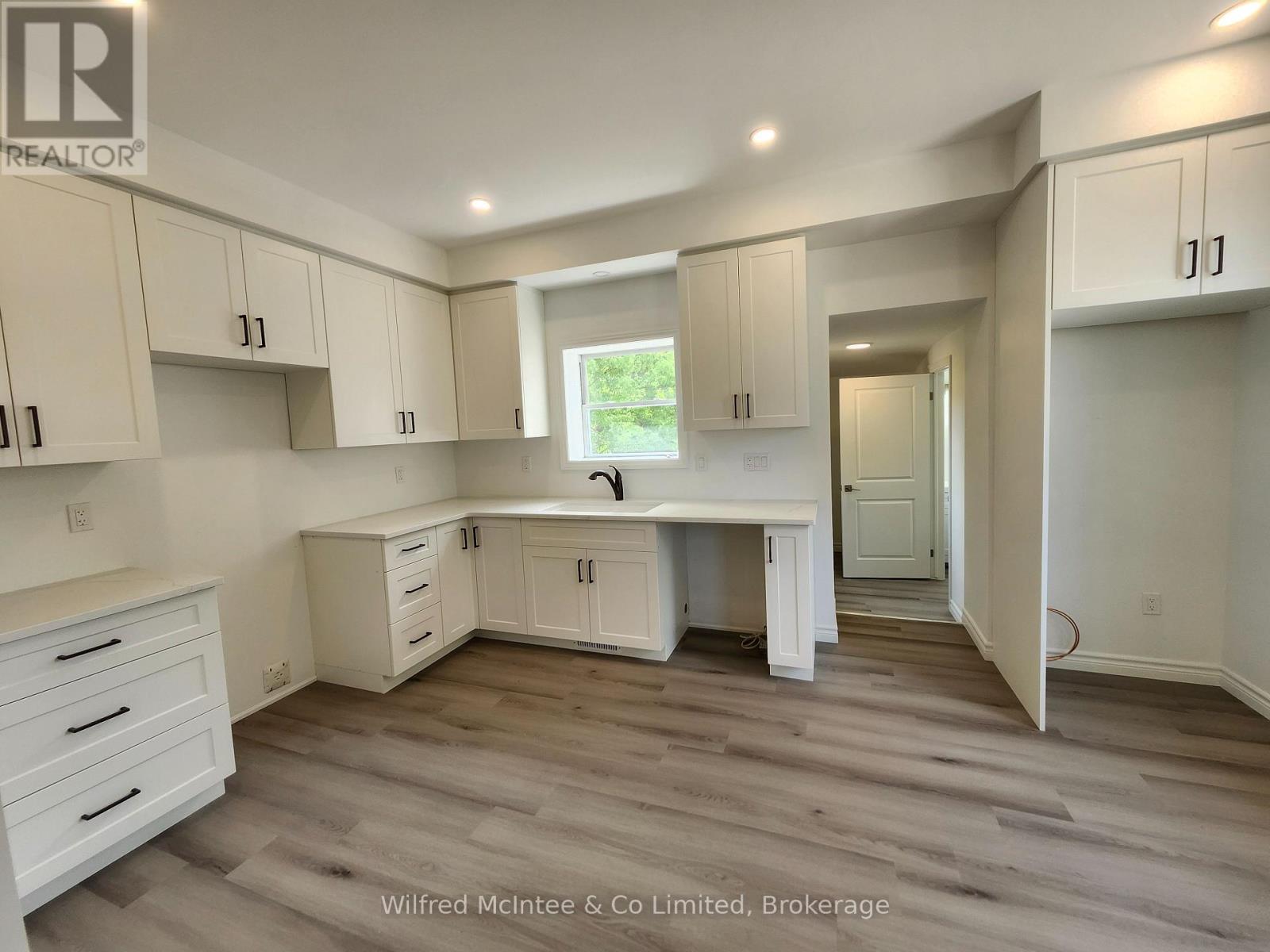 471 9th Street Property Photo 5