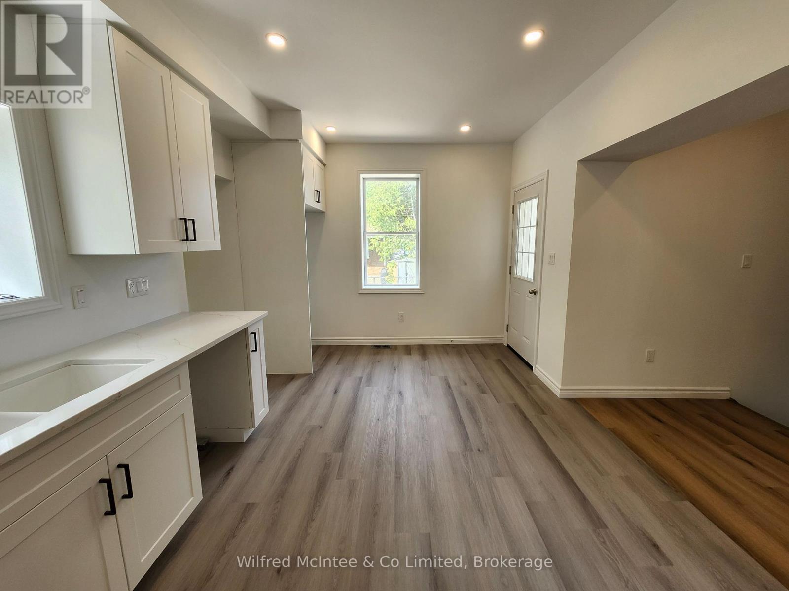 471 9th Street Property Photo 6
