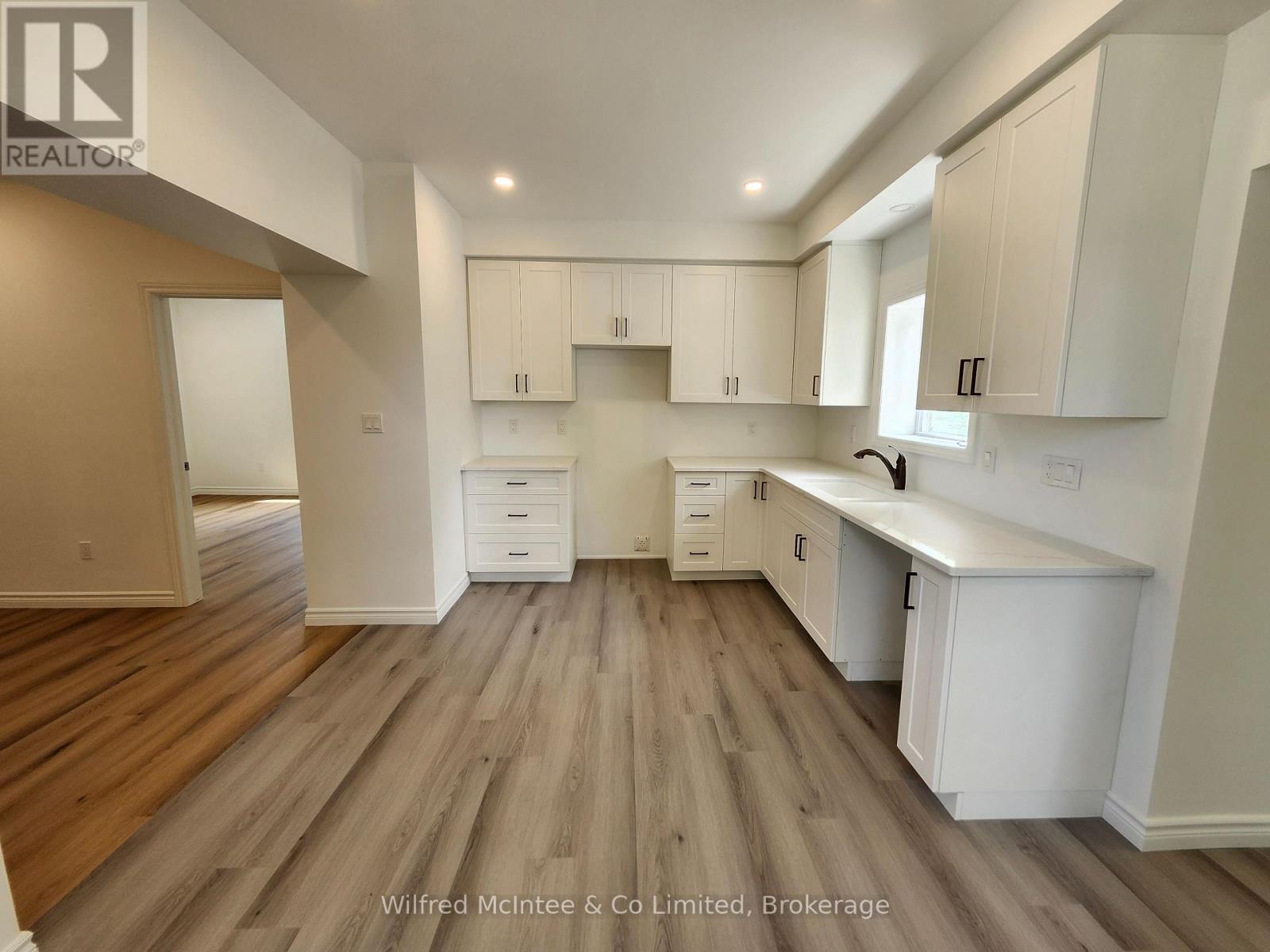 471 9th Street Property Photo 7