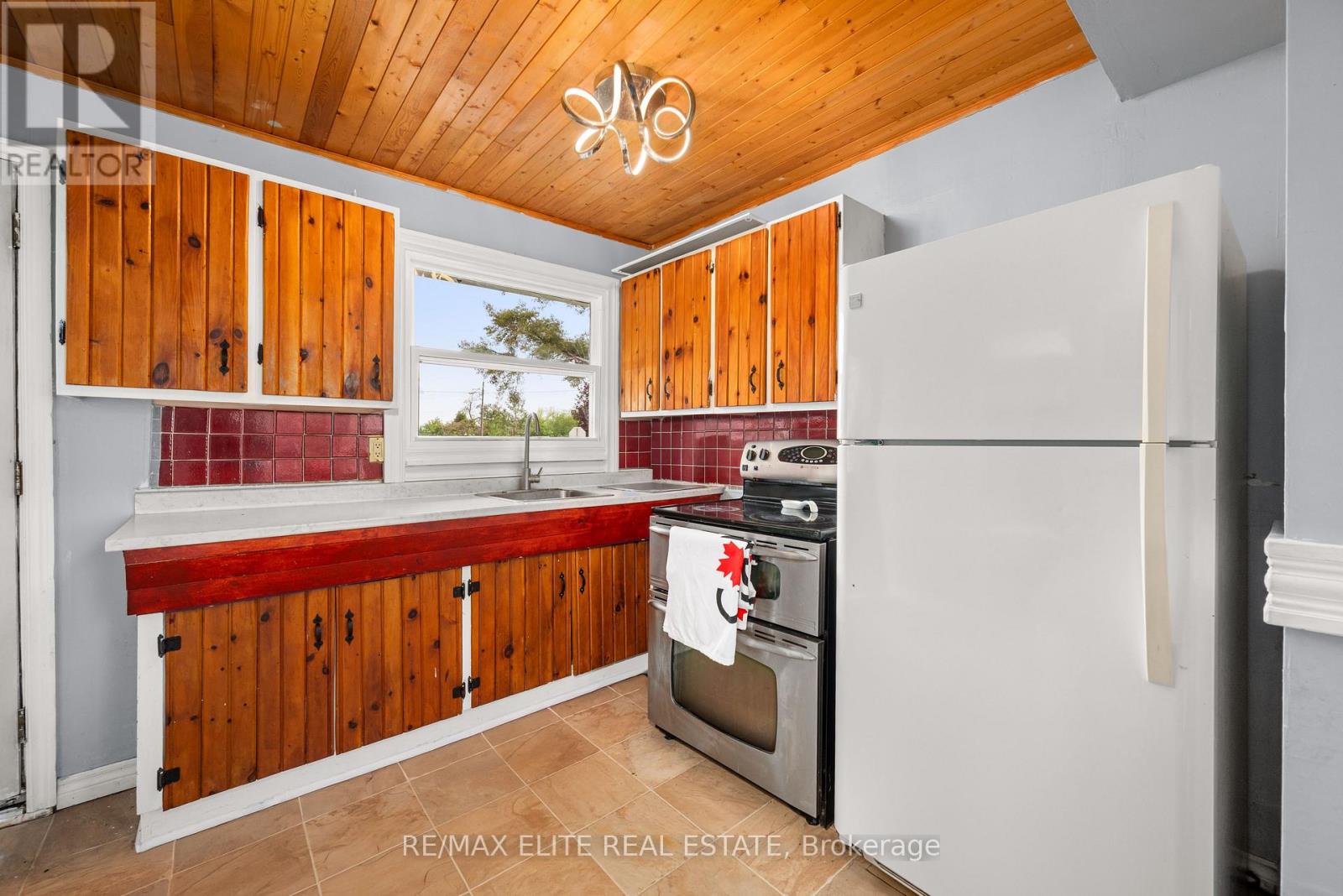 10 Alexander Avenue Property Photo 14