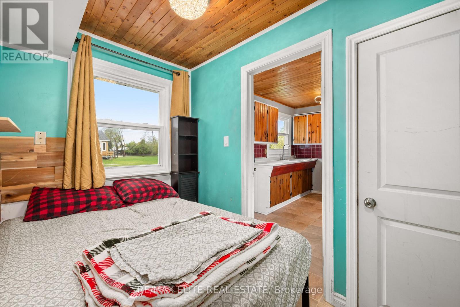 10 Alexander Avenue Property Photo 15
