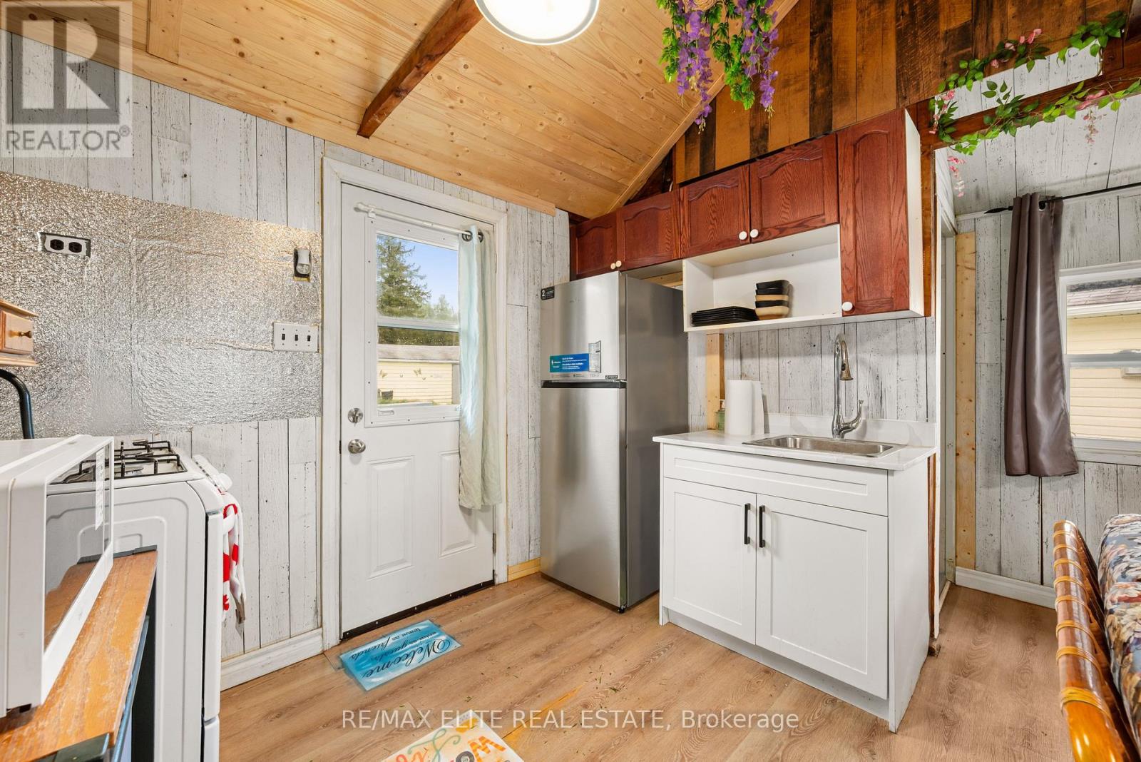 10 Alexander Avenue Property Photo 25