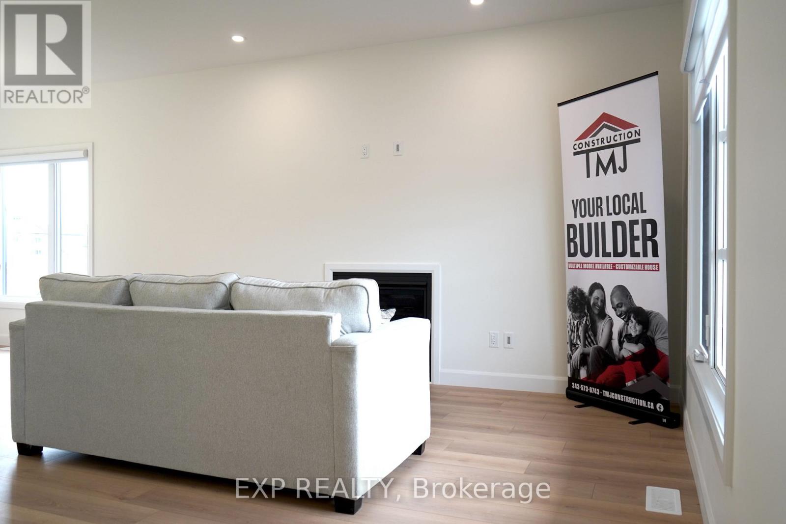 242 Queen Street Property Photo 13