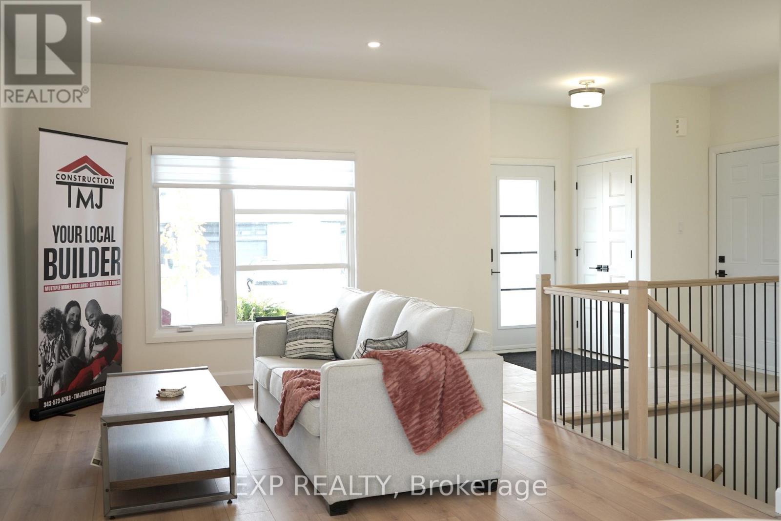 242 Queen Street Property Photo 14