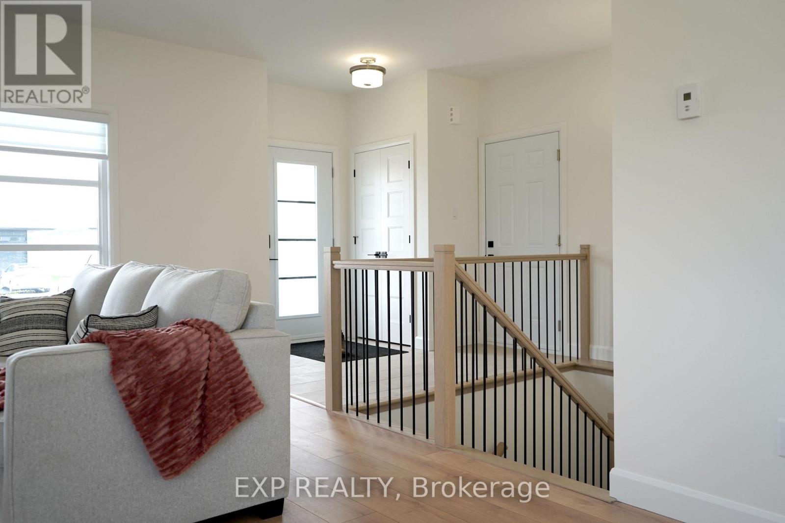 242 Queen Street Property Photo 15