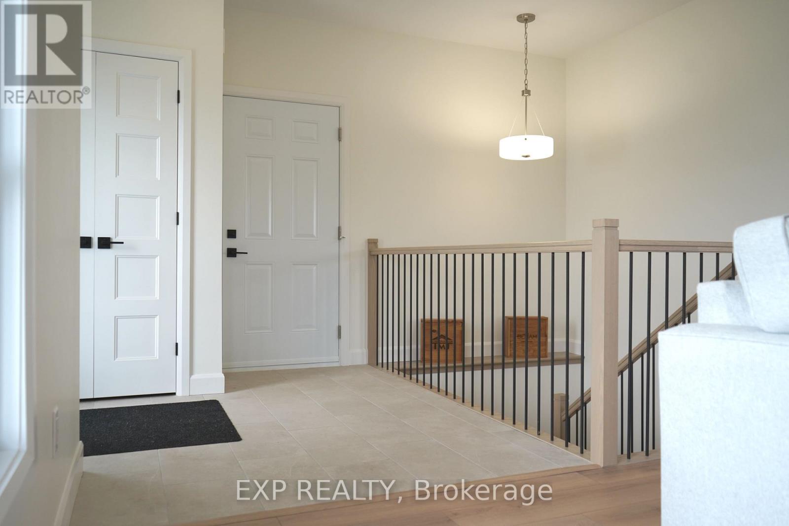 242 Queen Street Property Photo 16