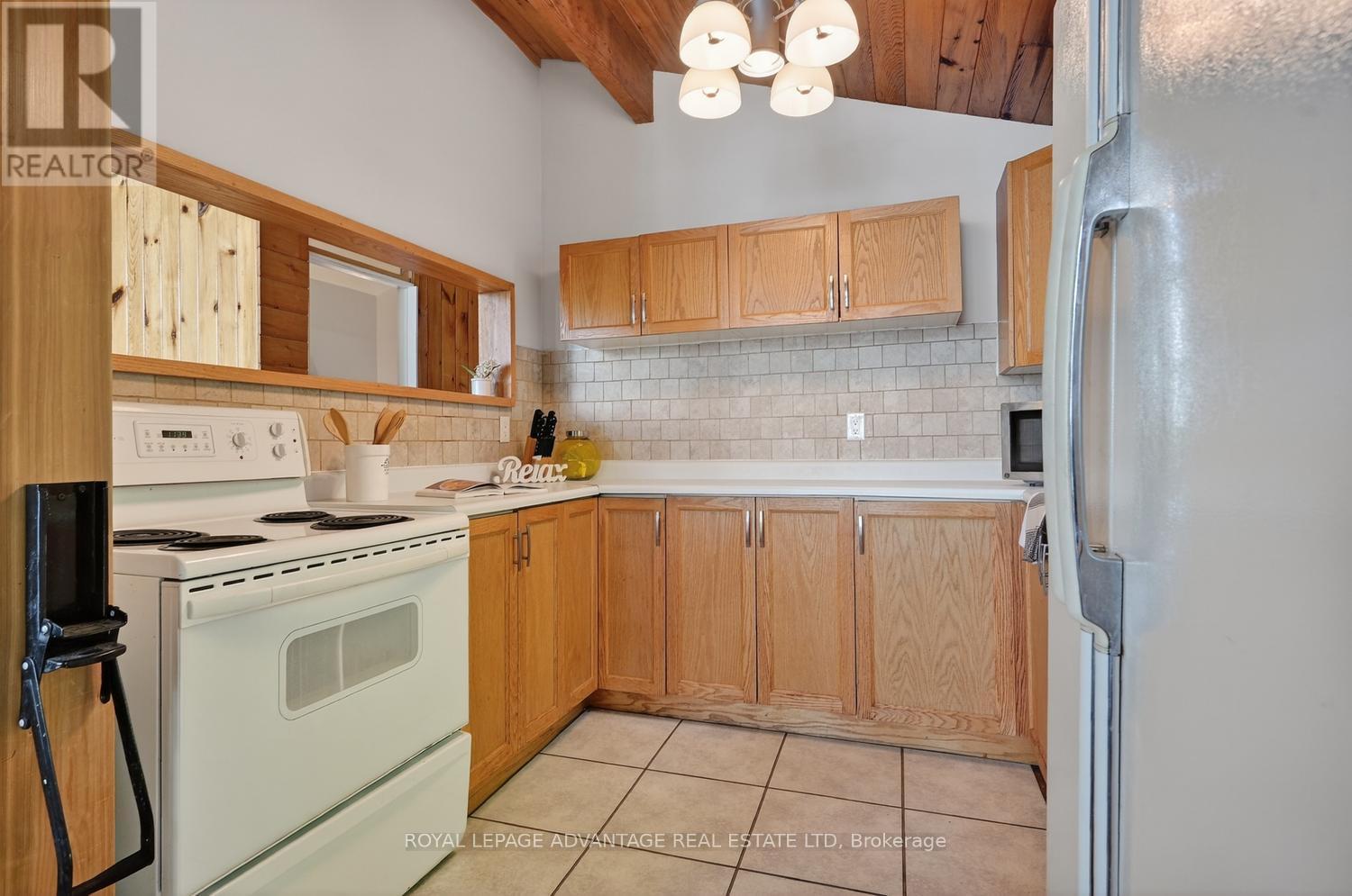 40 O8b Road Property Photo 17