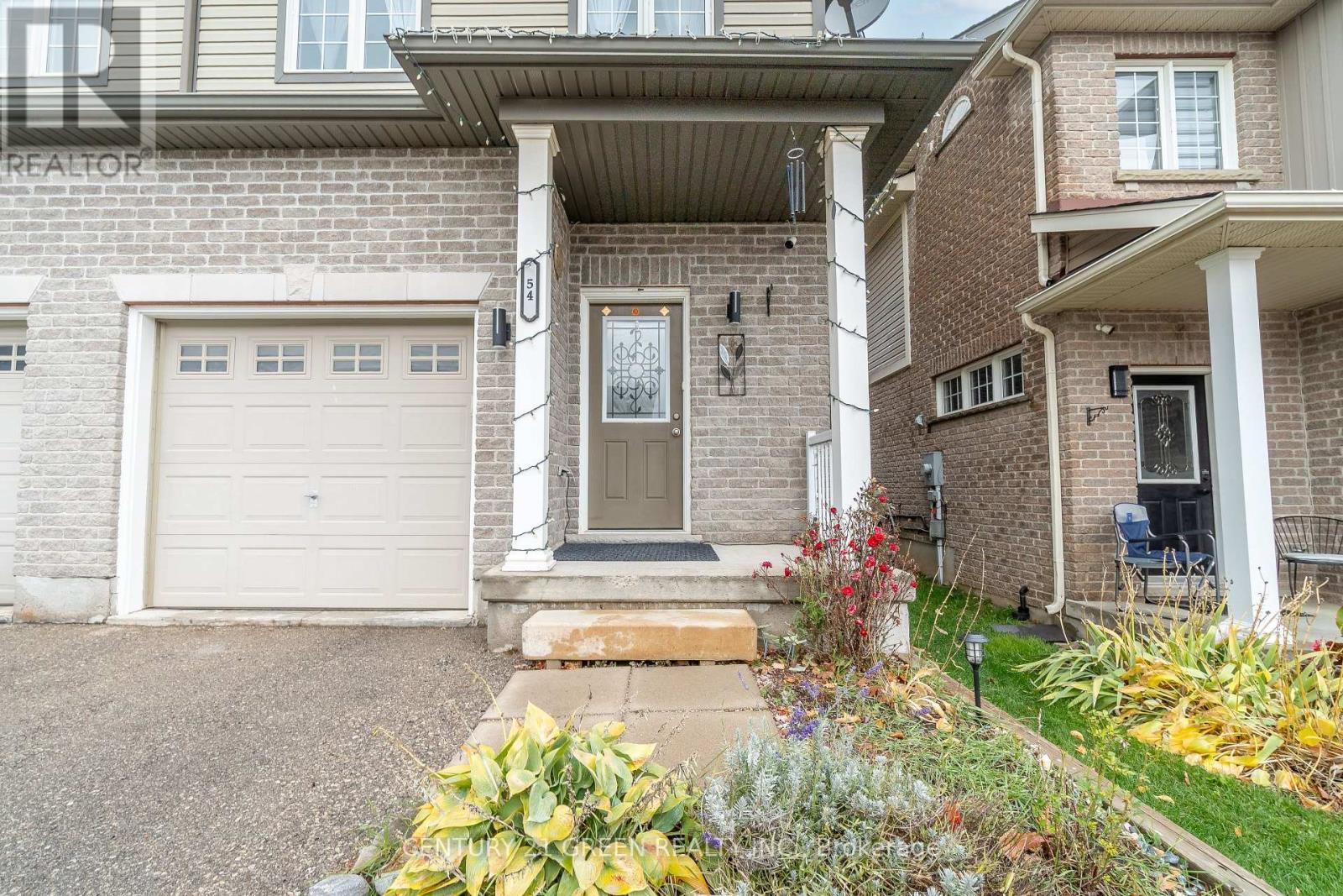 54 Rockcliffe Drive Property Photo 2