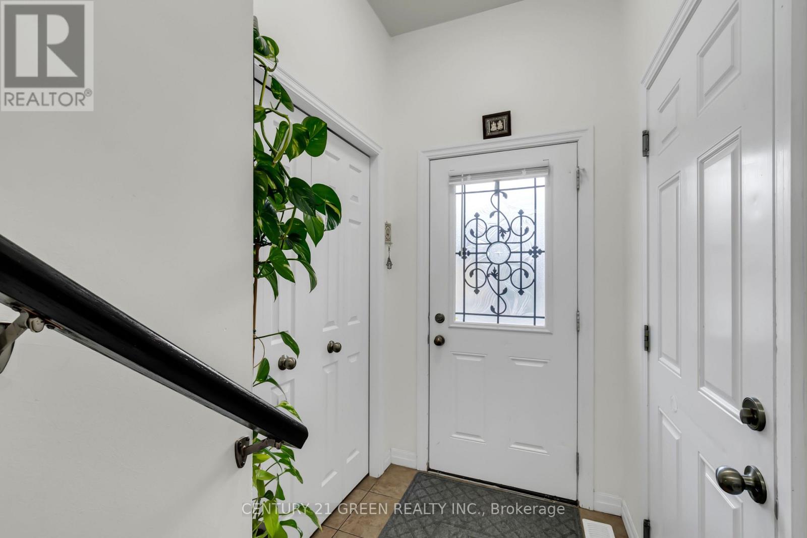 54 Rockcliffe Drive Property Photo 4