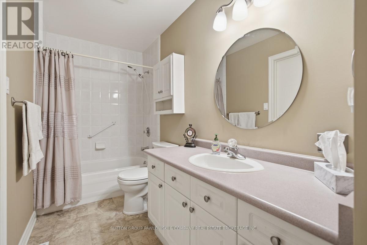 64 - 1241 Hamilton Road Property Photo 16