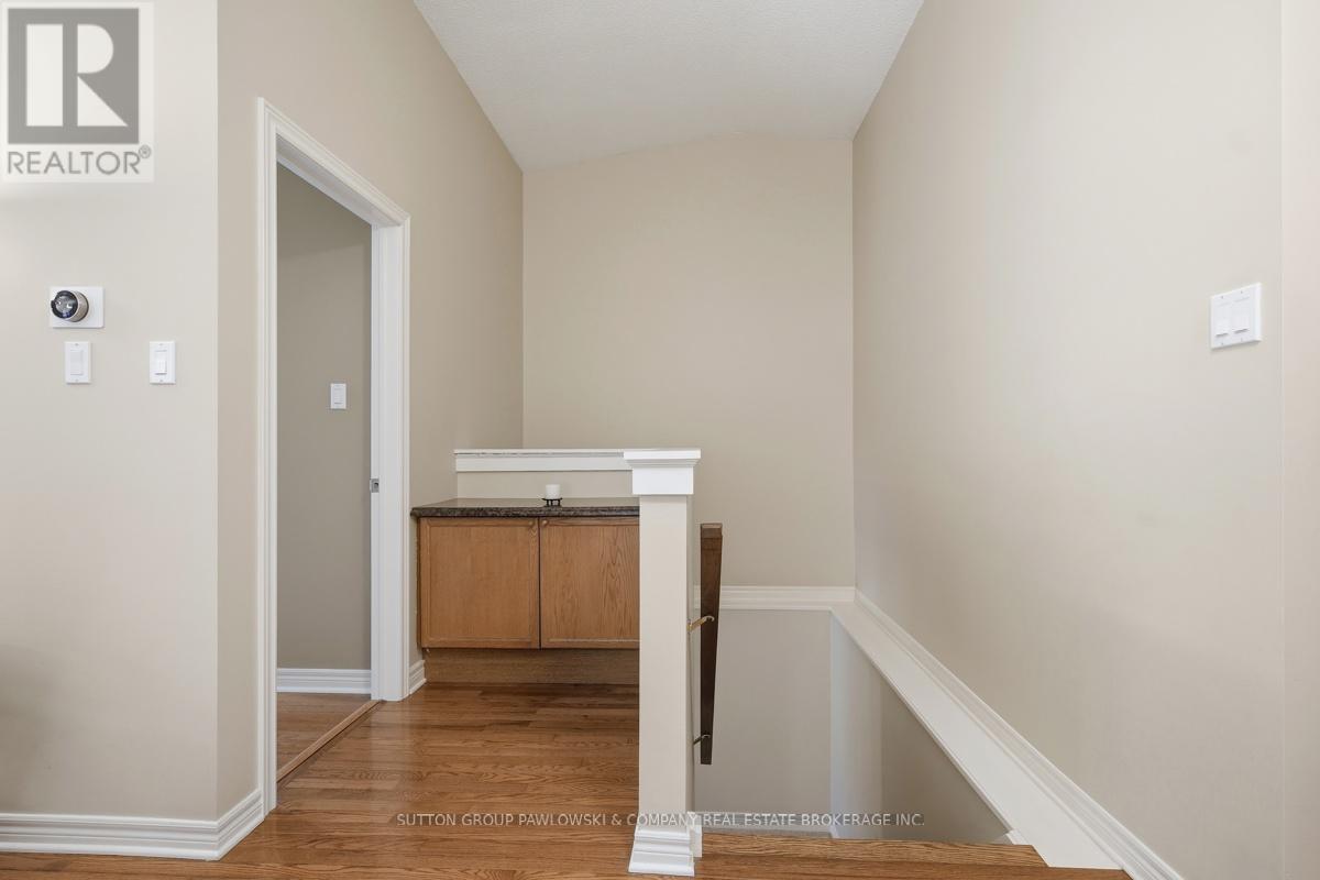64 - 1241 Hamilton Road Property Photo 18