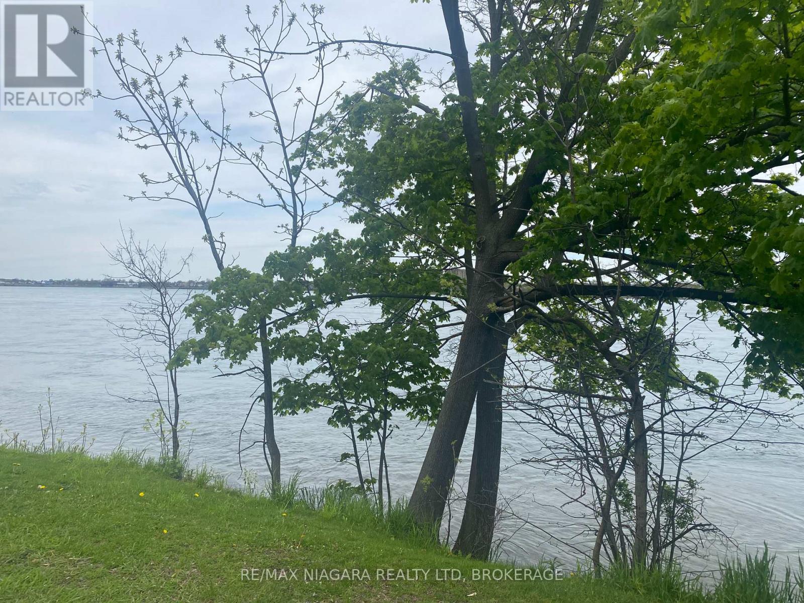 735 Niagara Boulevard Property Photo 7