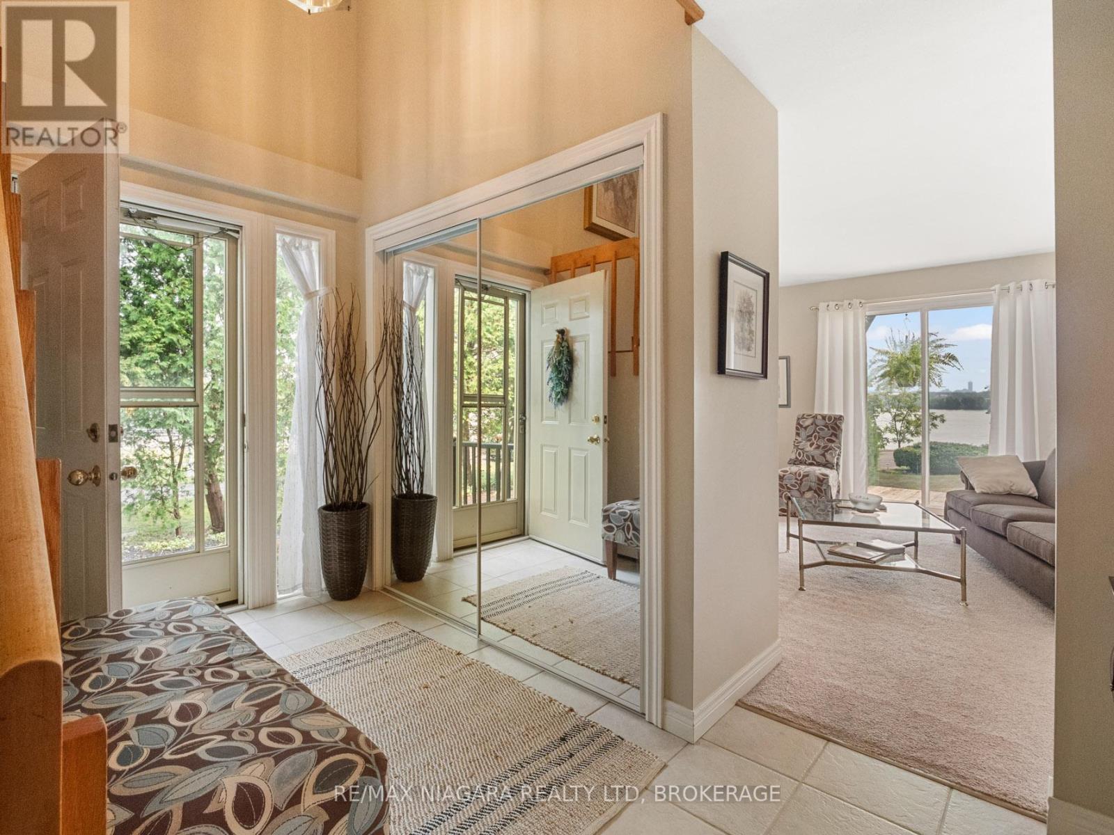 735 Niagara Boulevard Property Photo 11