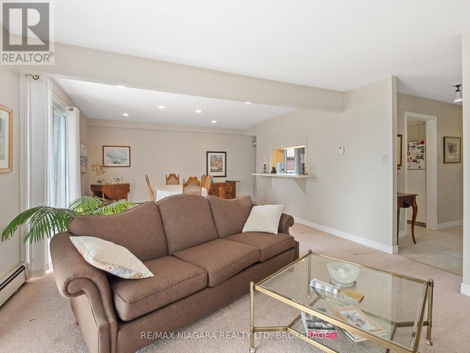 735 Niagara Boulevard Property Photo 15