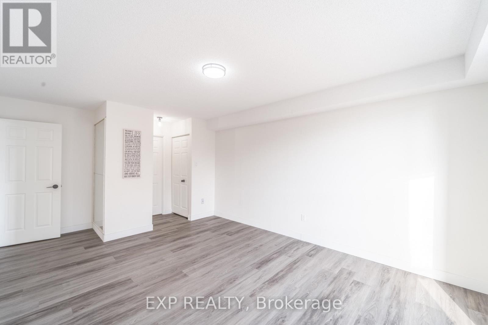 601 - 432 Main Street E Property Photo 24
