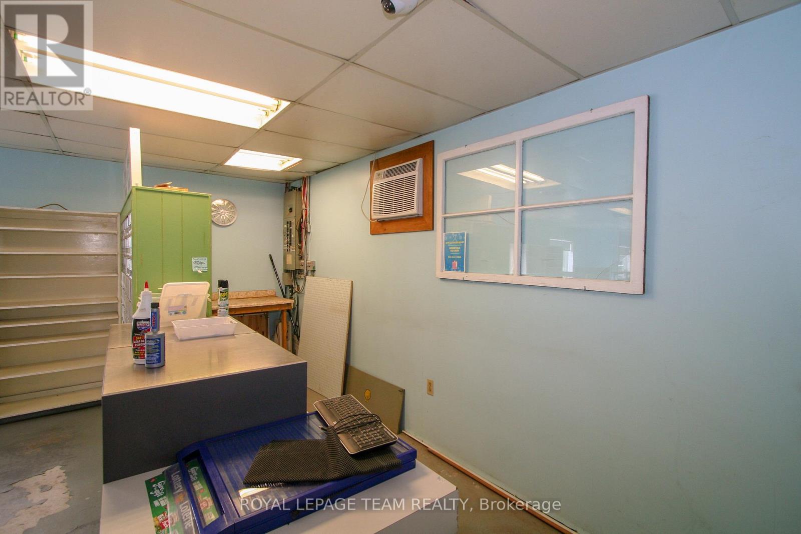 9 Cockburn Street Property Photo 11