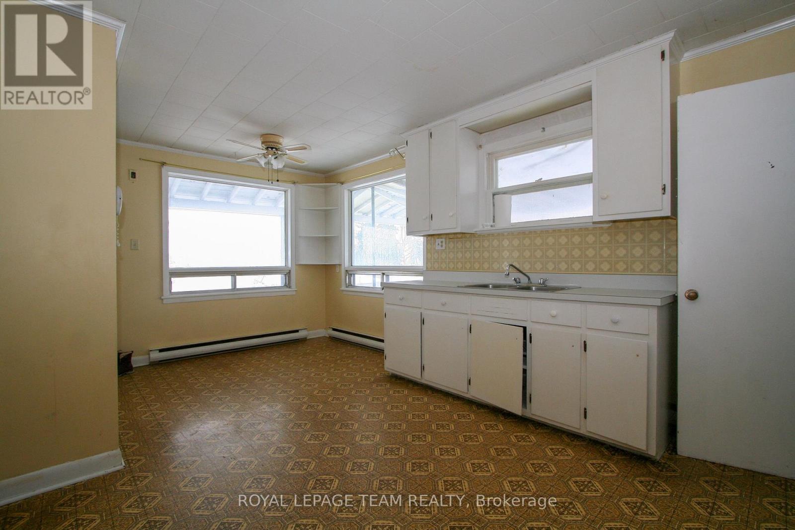 9 Cockburn Street Property Photo 14