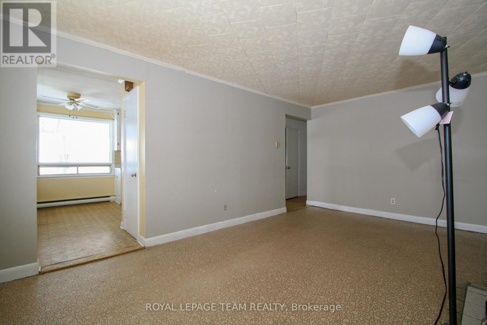 9 Cockburn Street Property Photo 16
